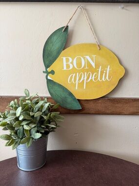 Hobby Lobby Yellow & Green "Bon Appetit" Lemon Wall Sign